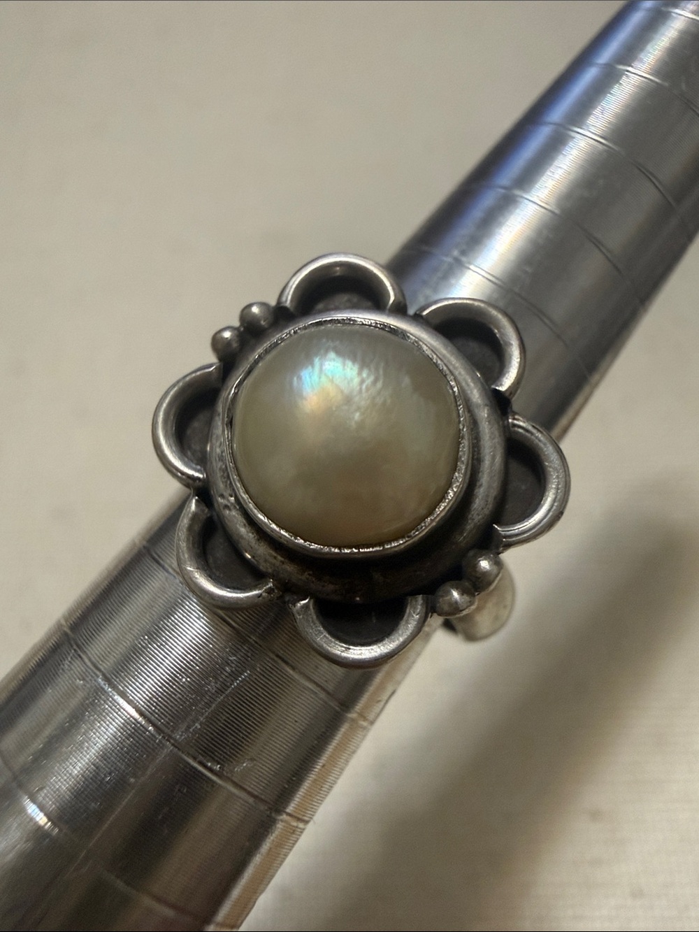 Sterling Silver 925 Mother of Pearl Flower Ring size 4.5